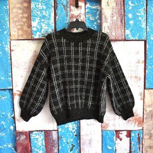 Women's Lovetrend New York Ladies Sweater Plaid Fuzzy Long Sleeve LARGE Black